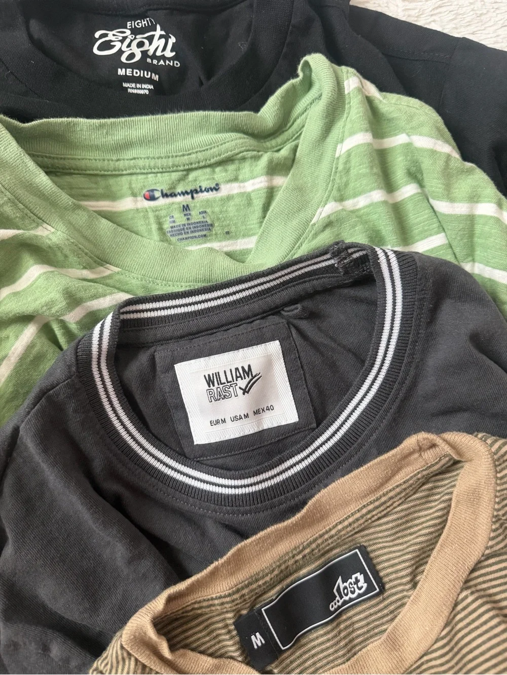 Champion Men’s T-shirt Bundle Lot Size S - Picture 5 of 5